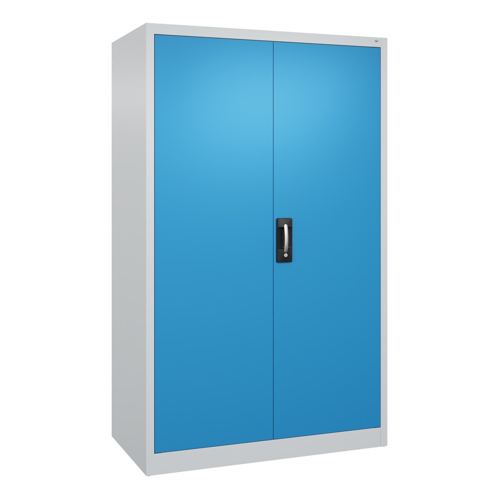 Armoire à portes battantes d’atelier C+P avec 4 tablettes, H x l x P 1 950 x 1 200 x 600 mm, gris clair, bleu clair