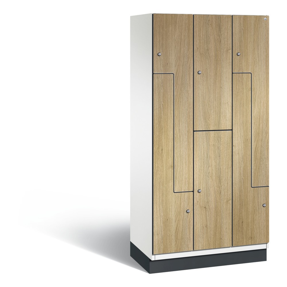 Armoire combinée en Z Cambio C+P, 3 compartiments, largeur des compartiments 300 mm, HxlxP 1 980x900x525 mm, RAL 9016 blanc signalisation, décor chêne Sereno, socle