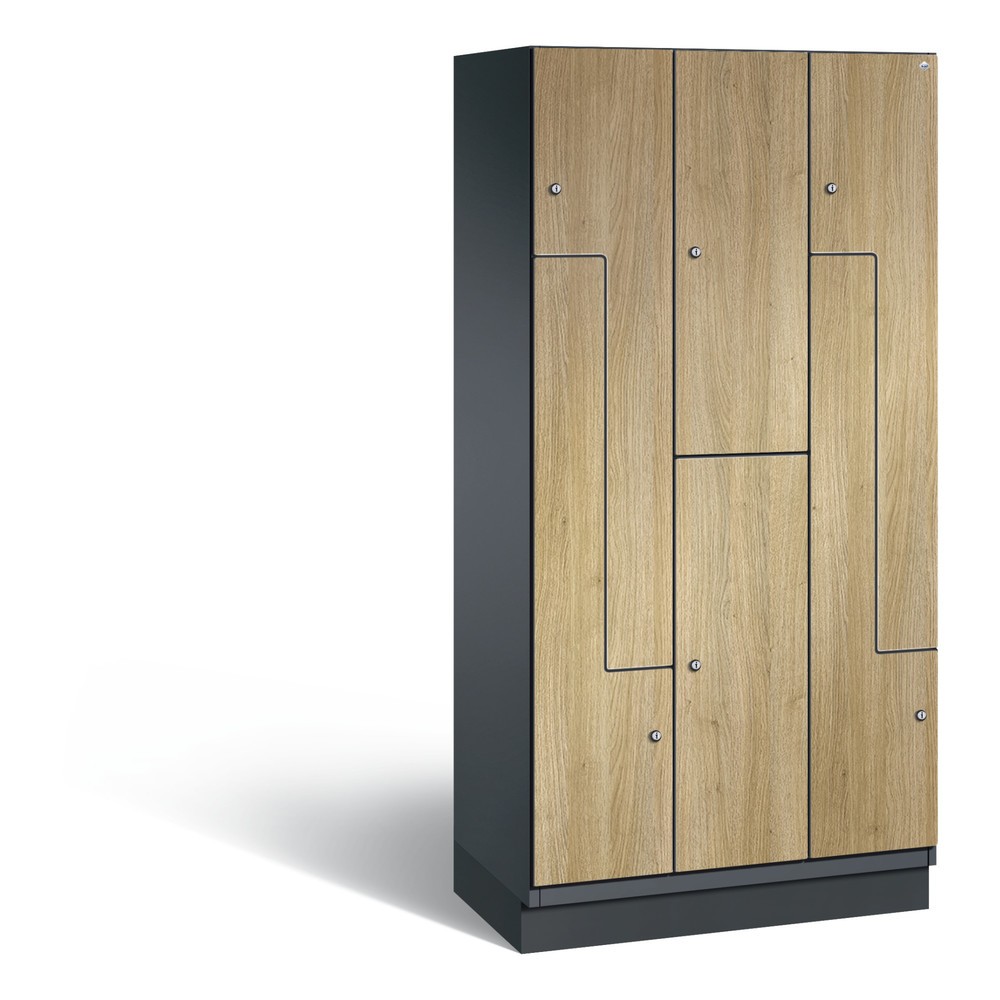 Armoire combinée en Z C+P Cambio, 3 compartiments, largeur des compartiments 300 mm, HxlxP 1 980x900x525 mm, RAL 7021 gris noir, décor chêne Sereno, socle