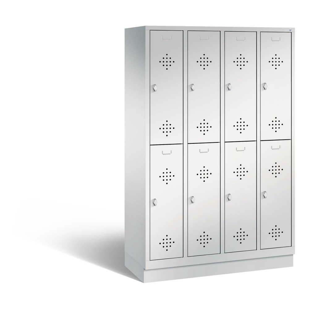 Armoire-penderie C+P Classic à deux niveaux, 4 compartiments, largeur des compartiments 300 mm, avec socle, HxlxP 1 800x1 190x500 mm, RAL 7035 gris clair