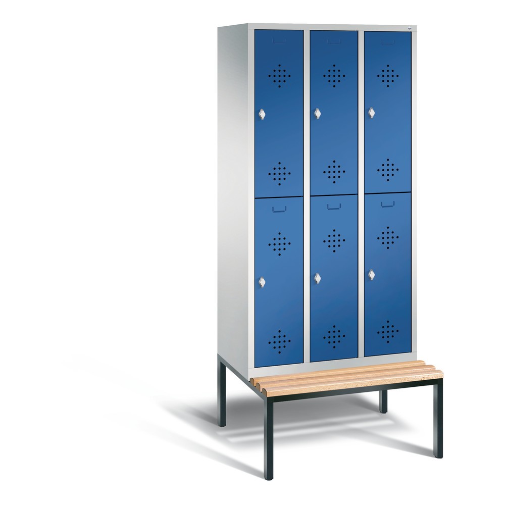 Armoire-penderie C+P Classic à deux niveaux avec banc intégré, 3 compartiments, largeur des compartiments 300 mm, HxlxP 2 090x900x815 mm, RAL 7035 gris clair, RAL 5010 bleu gentiane