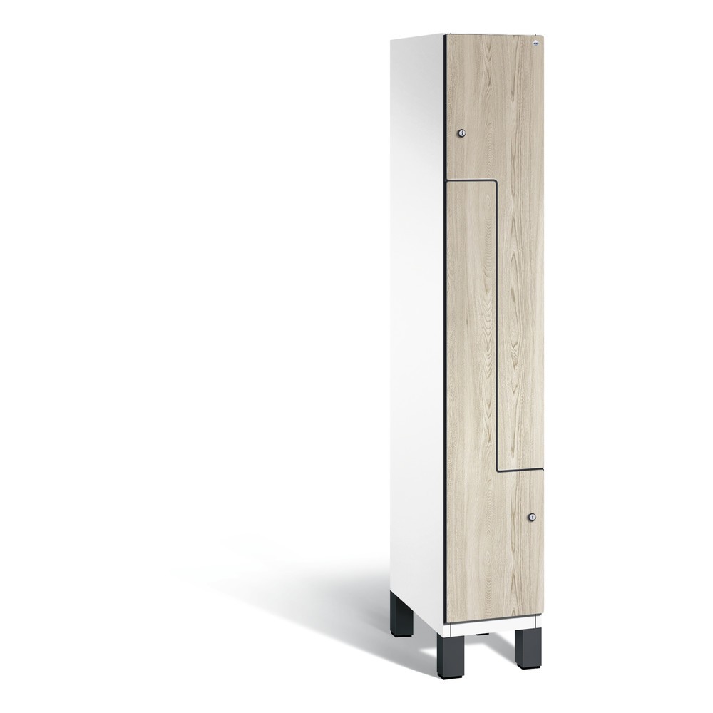 Armoire-penderie en Z C+P Cambio, 1 compartiment, largeur du compartiment 300 mm, HxlxP 1 980x300x525 mm, RAL 9016 blanc signalisation, décor frêne Sen, pieds