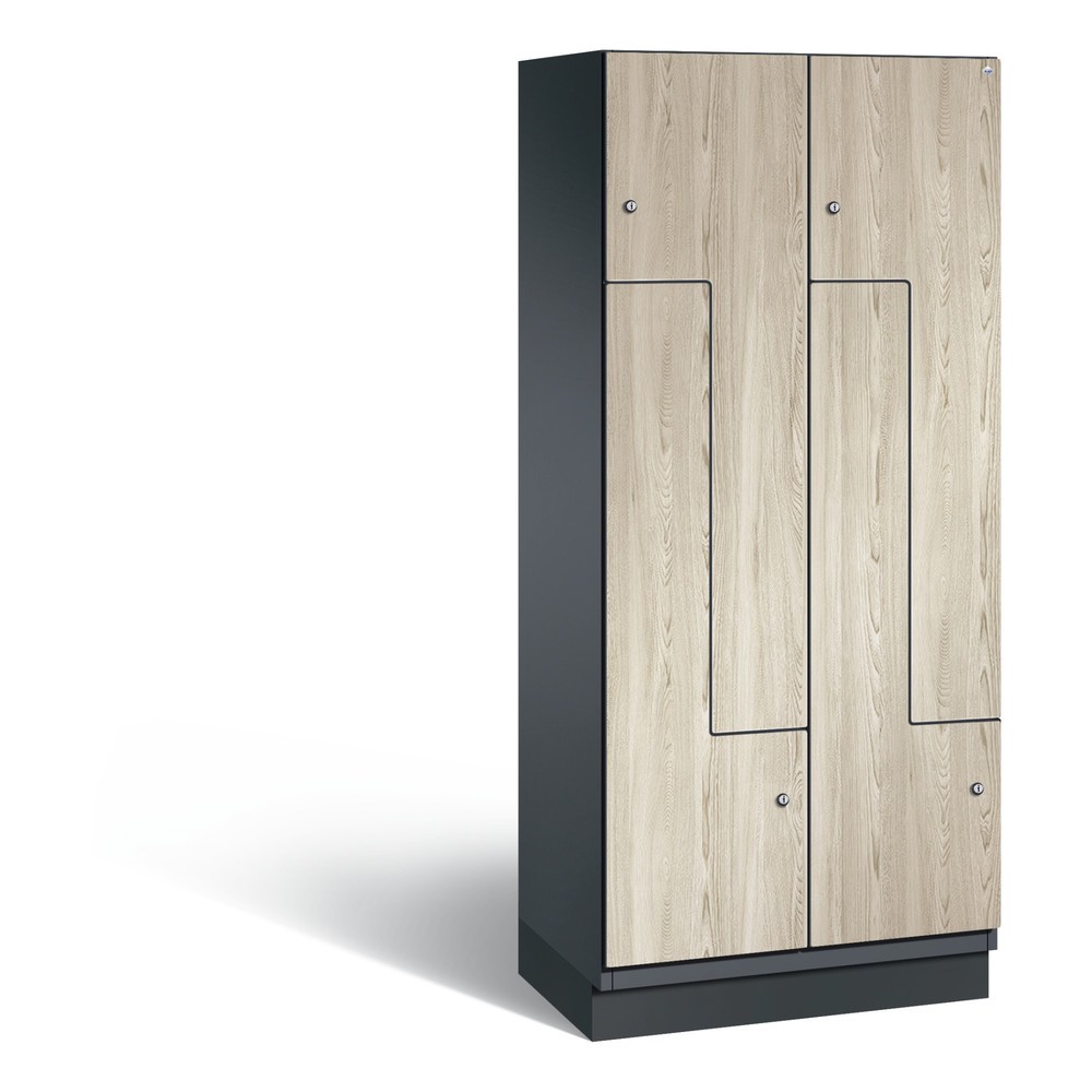 Armoire-penderie en Z Cambio C+P, 2 compartiments, largeur des compartiments 400 mm, HxlxP 1 980x800x525 mm, RAL 7021 gris noir, décor frêne Sen, socle