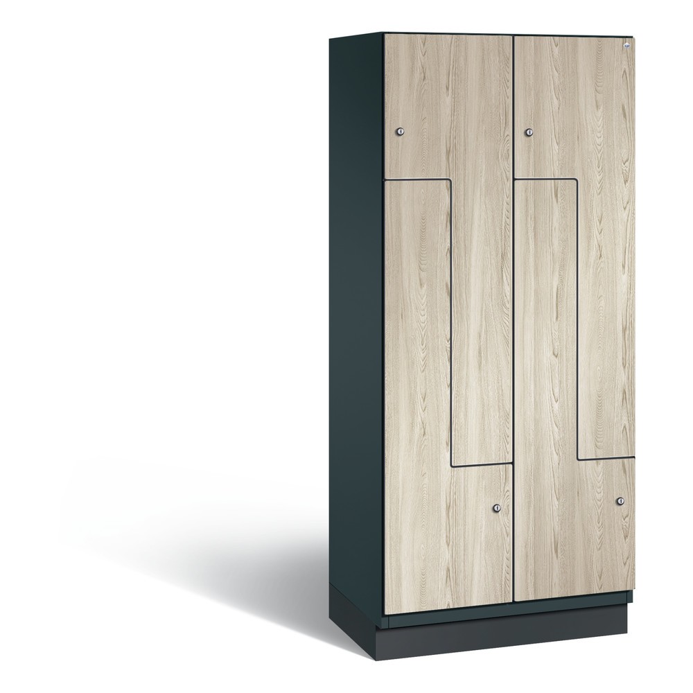 Armoire-penderie en Z Cambio C+P, 2 compartiments, largeur des compartiments 400 mm, HxlxP 1 980x800x525 mm, RAL 7016 gris anthracite, décor frêne Sen, socle