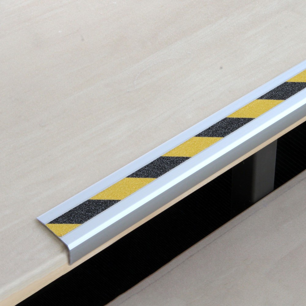 Profilé de marche antidérapant, noir/jaune, aluminium, largeur 610 mm