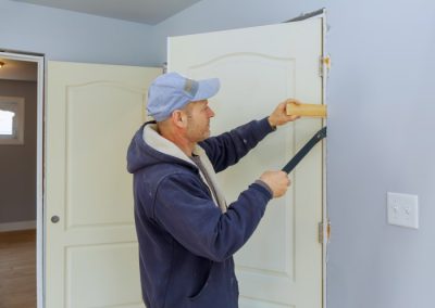 Réparer un encadrement de porte : instructions & conseils pour la réparation des dommages courants